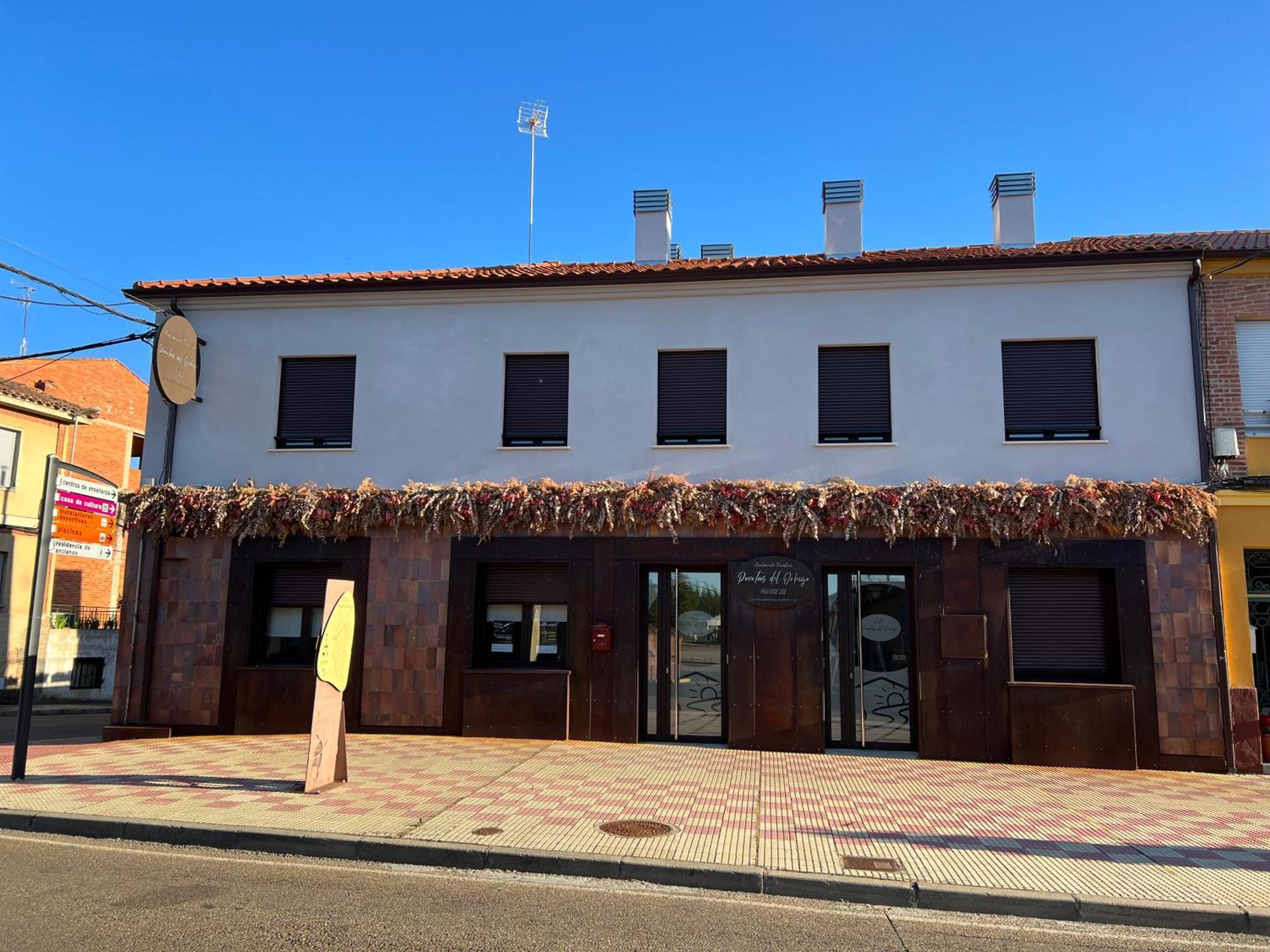 Carrizo de la Ribera Estudio Puertas Del Orbigo מראה חיצוני תמונה